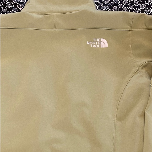 The North Face Light Green Apex Jacket - Picture 8 of 8